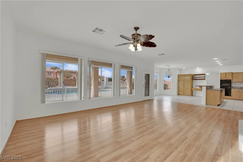 6927 Adobe Villa, Las Vegas, NV 89142