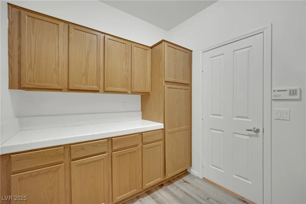 6927 Adobe Villa, Las Vegas, NV 89142