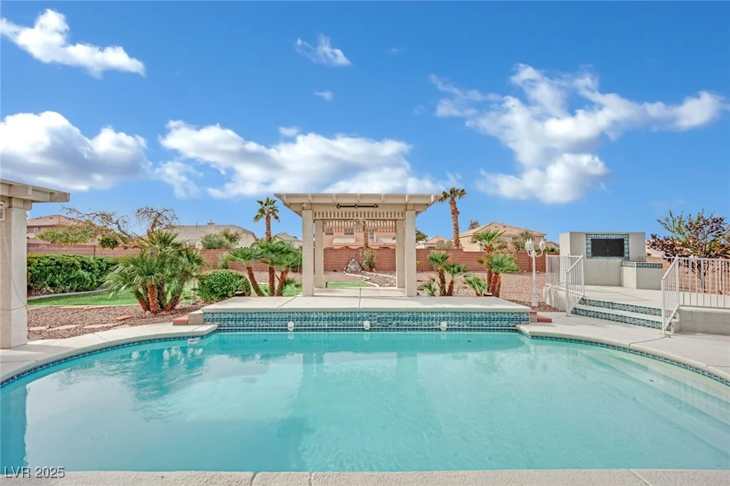 6927 Adobe Villa, Las Vegas, NV 89142