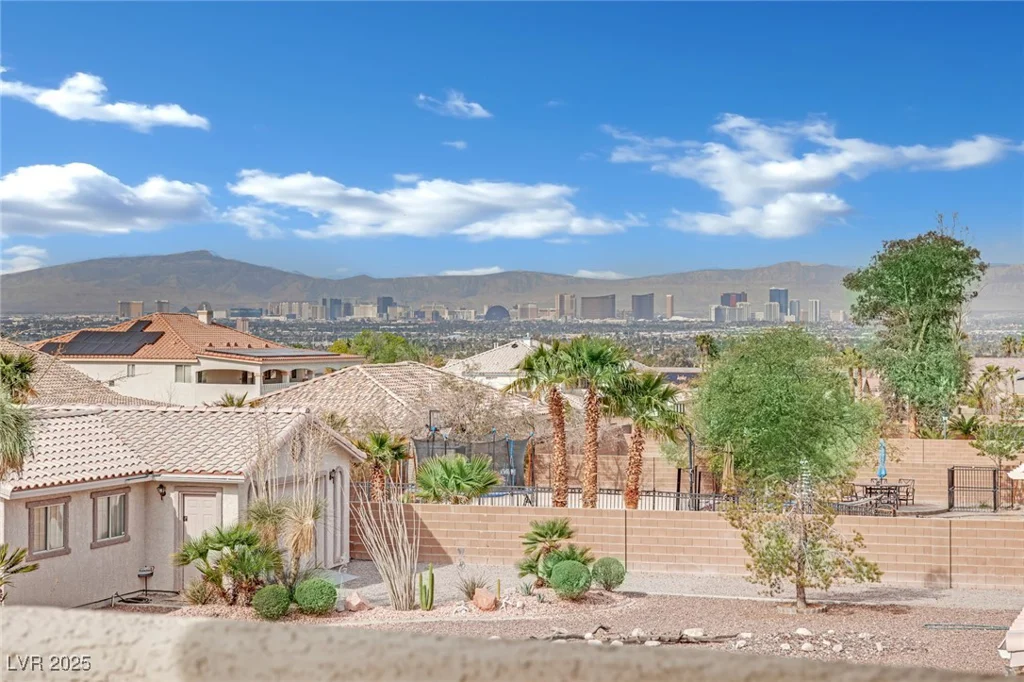 6927 Adobe Villa, Las Vegas, NV 89142