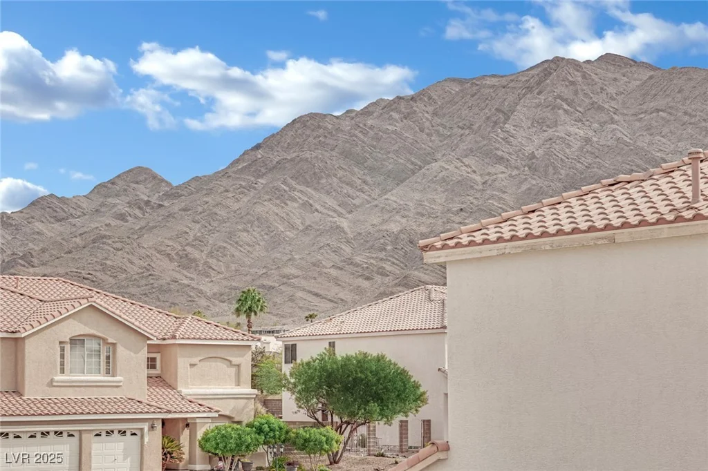 6927 Adobe Villa, Las Vegas, NV 89142