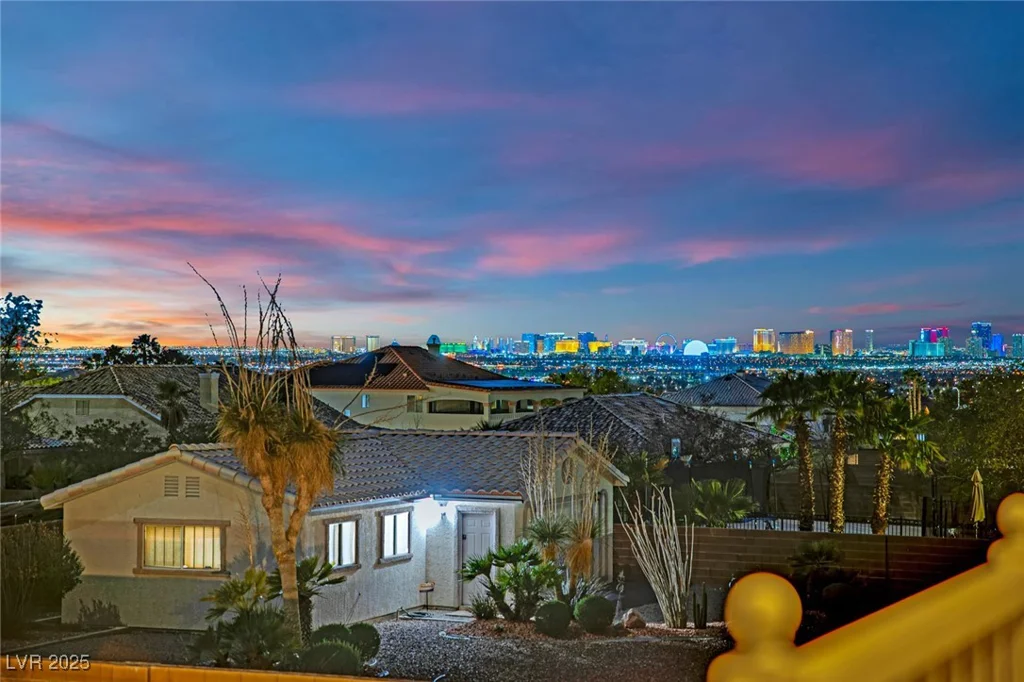 6927 Adobe Villa, Las Vegas, NV 89142