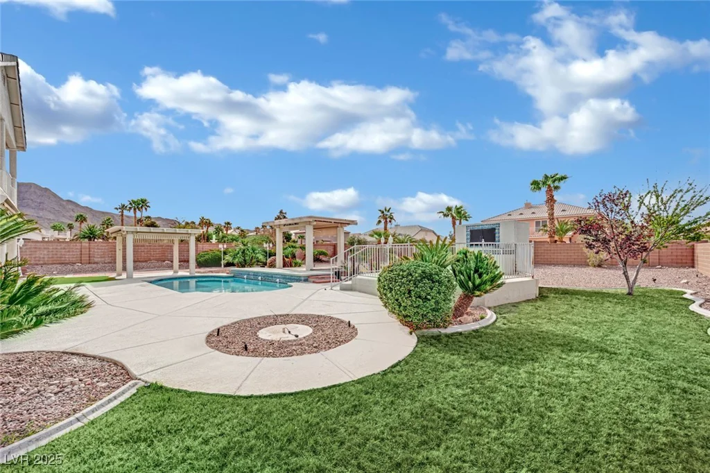 6927 Adobe Villa, Las Vegas, NV 89142
