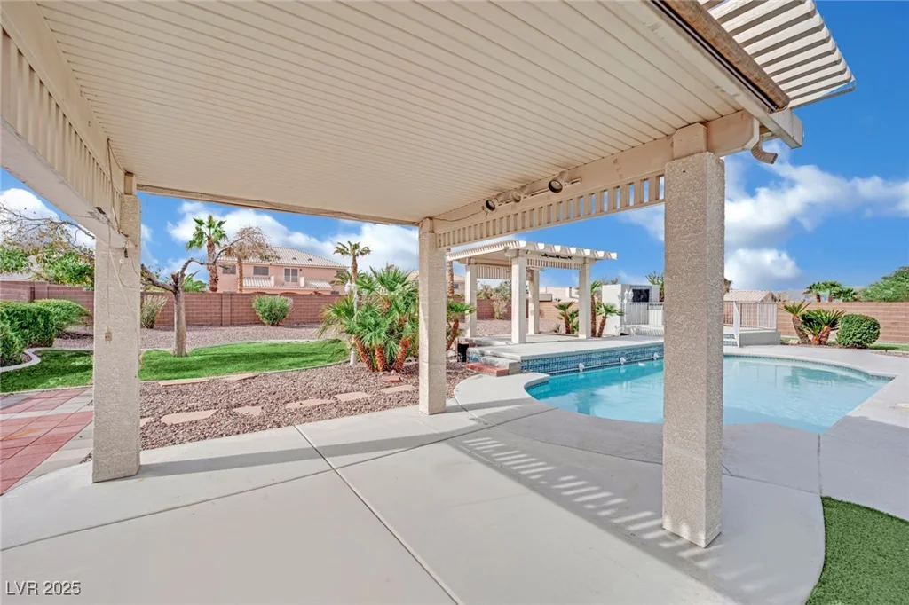 6927 Adobe Villa, Las Vegas, NV 89142