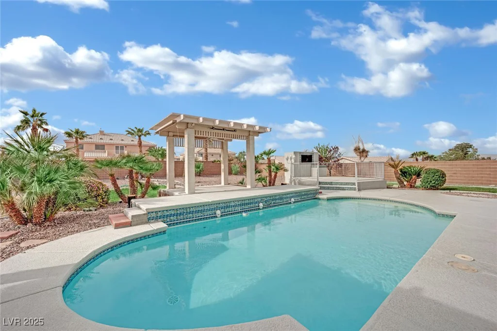 6927 Adobe Villa, Las Vegas, NV 89142