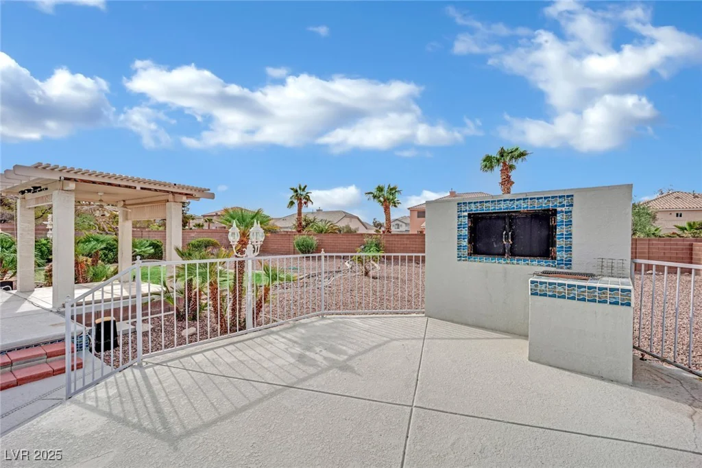6927 Adobe Villa, Las Vegas, NV 89142