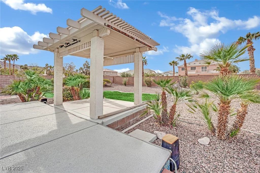 6927 Adobe Villa, Las Vegas, NV 89142