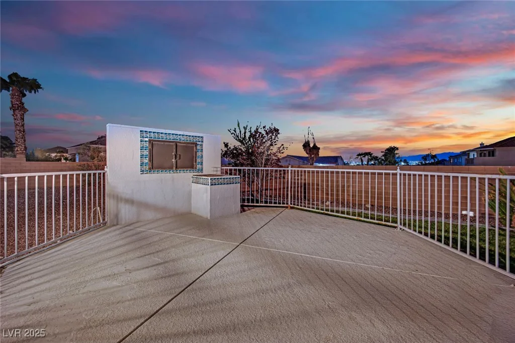 6927 Adobe Villa, Las Vegas, NV 89142