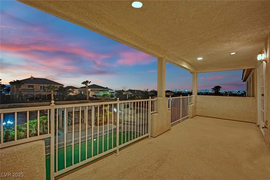 6927 Adobe Villa, Las Vegas, NV 89142