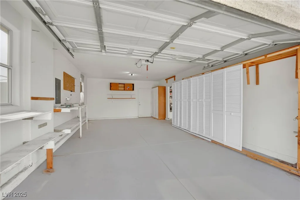 6927 Adobe Villa, Las Vegas, NV 89142