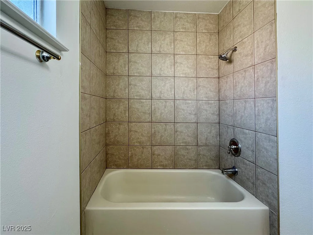 8072 Hackberry, Las Vegas, NV 89123