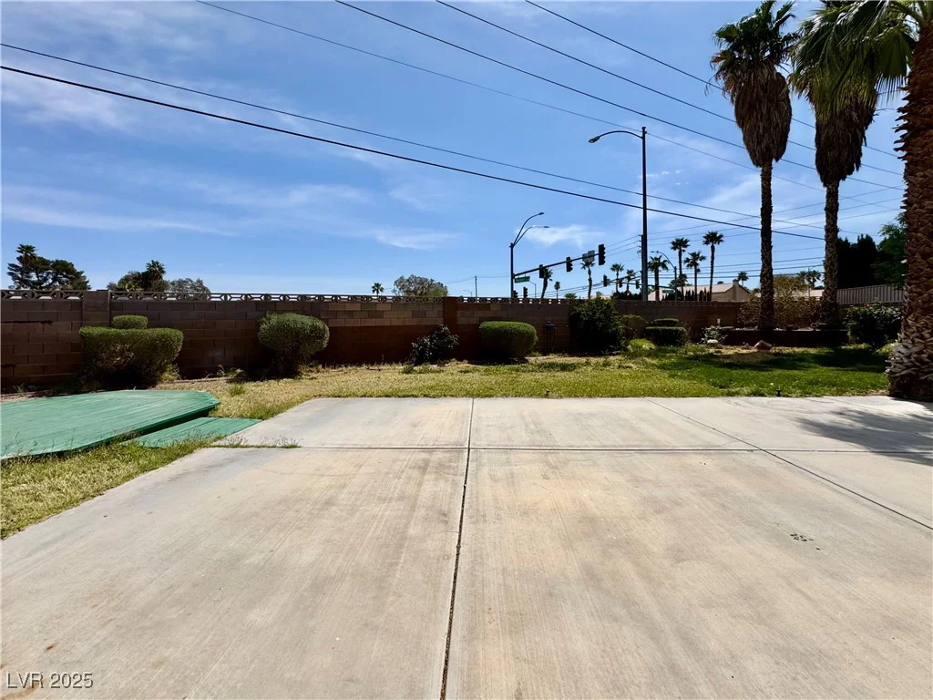 8072 Hackberry, Las Vegas, NV 89123