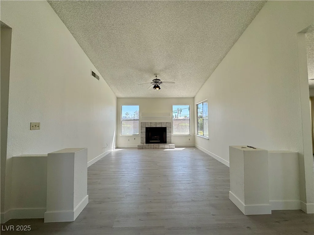 8072 Hackberry, Las Vegas, NV 89123