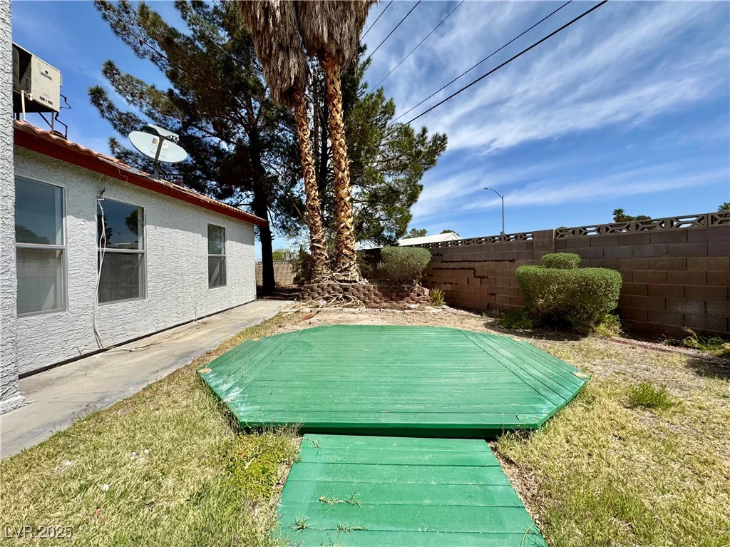 8072 Hackberry, Las Vegas, NV 89123