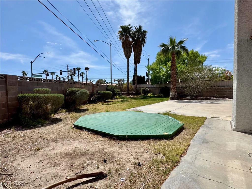8072 Hackberry, Las Vegas, NV 89123