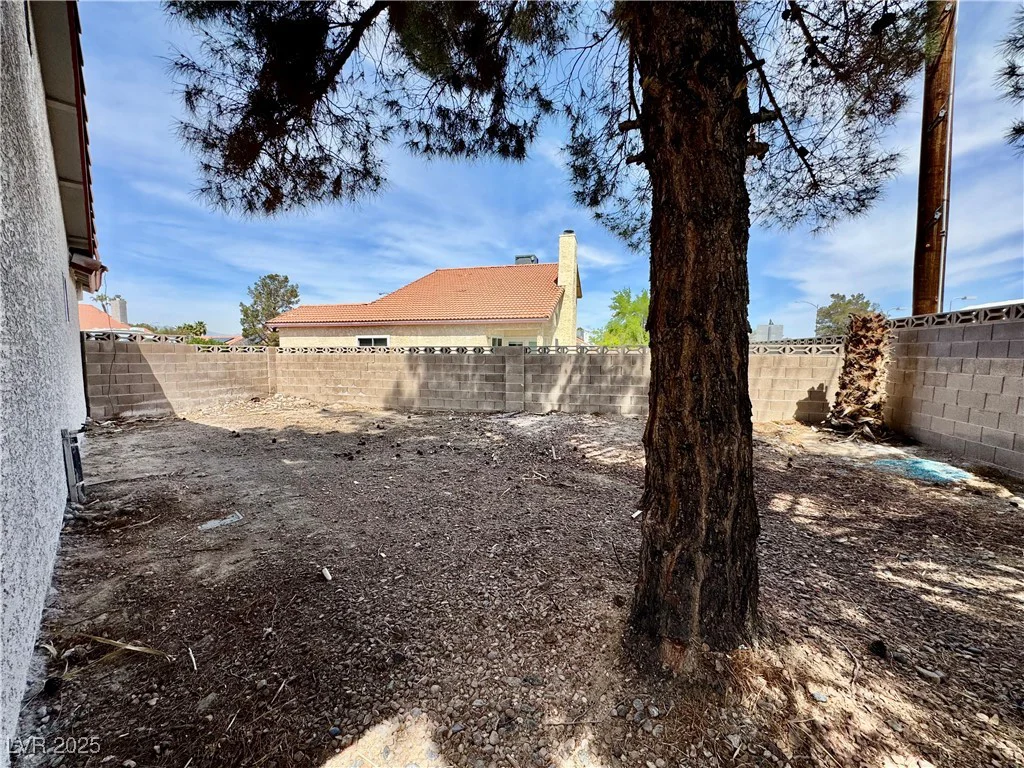 8072 Hackberry, Las Vegas, NV 89123