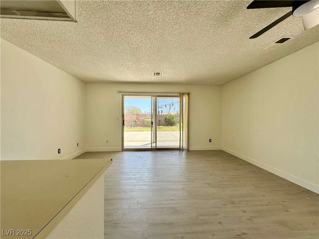 8072 Hackberry, Las Vegas, NV 89123