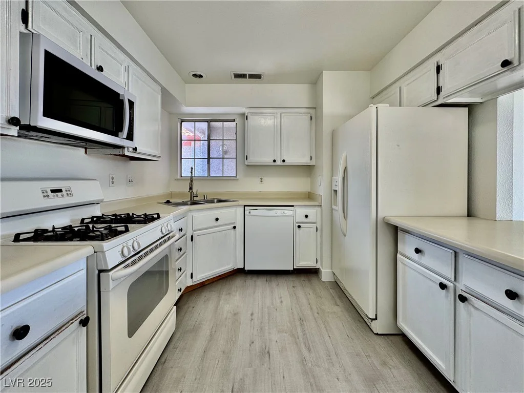 8072 Hackberry, Las Vegas, NV 89123