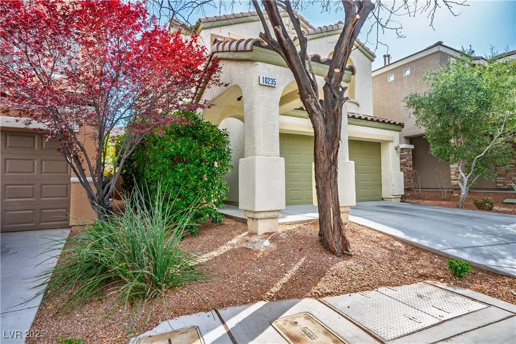 10235 Headrick, Las Vegas, NV 89166