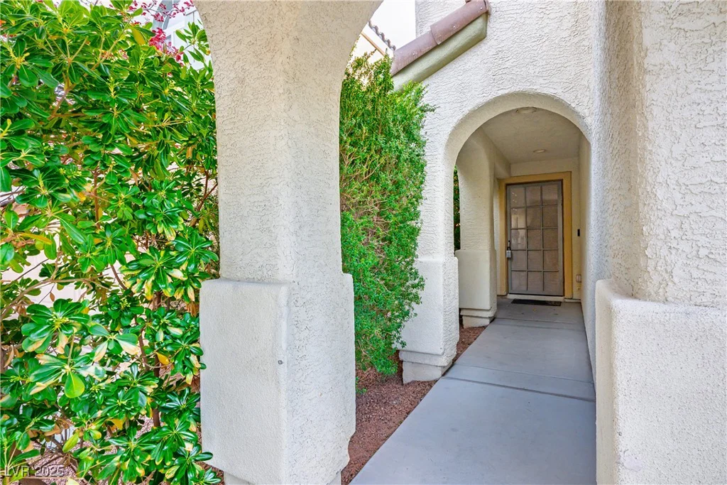 10235 Headrick, Las Vegas, NV 89166