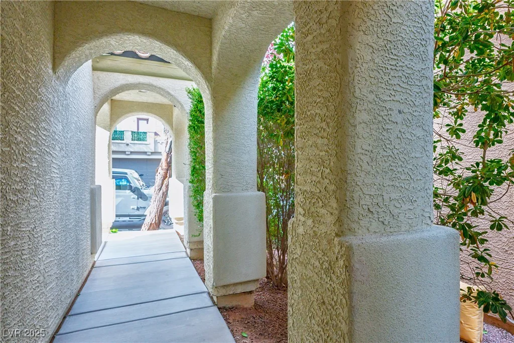 10235 Headrick, Las Vegas, NV 89166