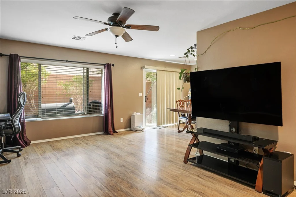 10235 Headrick, Las Vegas, NV 89166