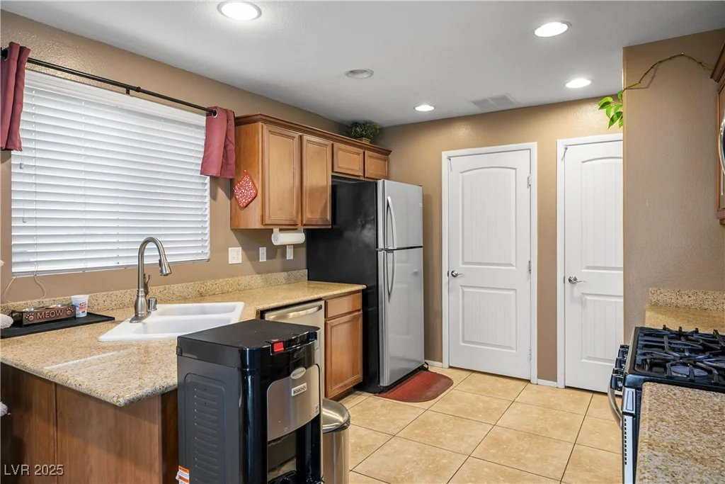 10235 Headrick, Las Vegas, NV 89166