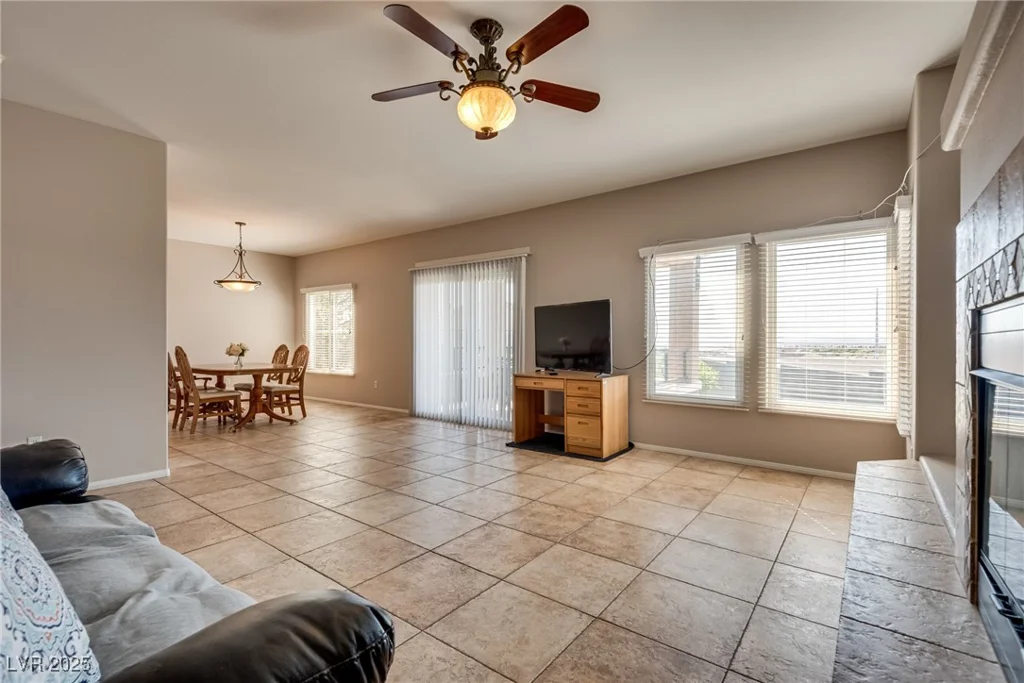 10809 Garden Mist, Las Vegas, NV 89135