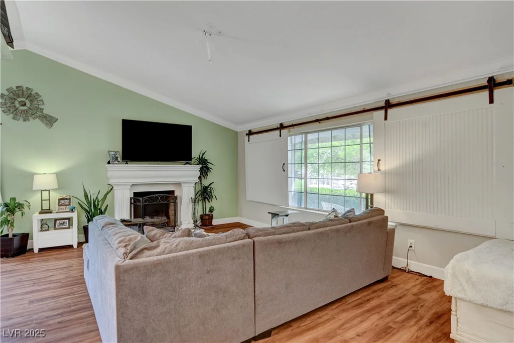 6304 Peppermill, Las Vegas, NV 89146