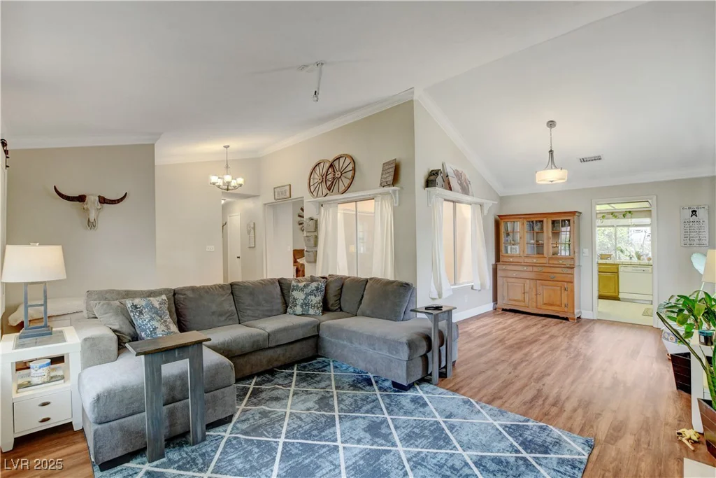 6304 Peppermill, Las Vegas, NV 89146