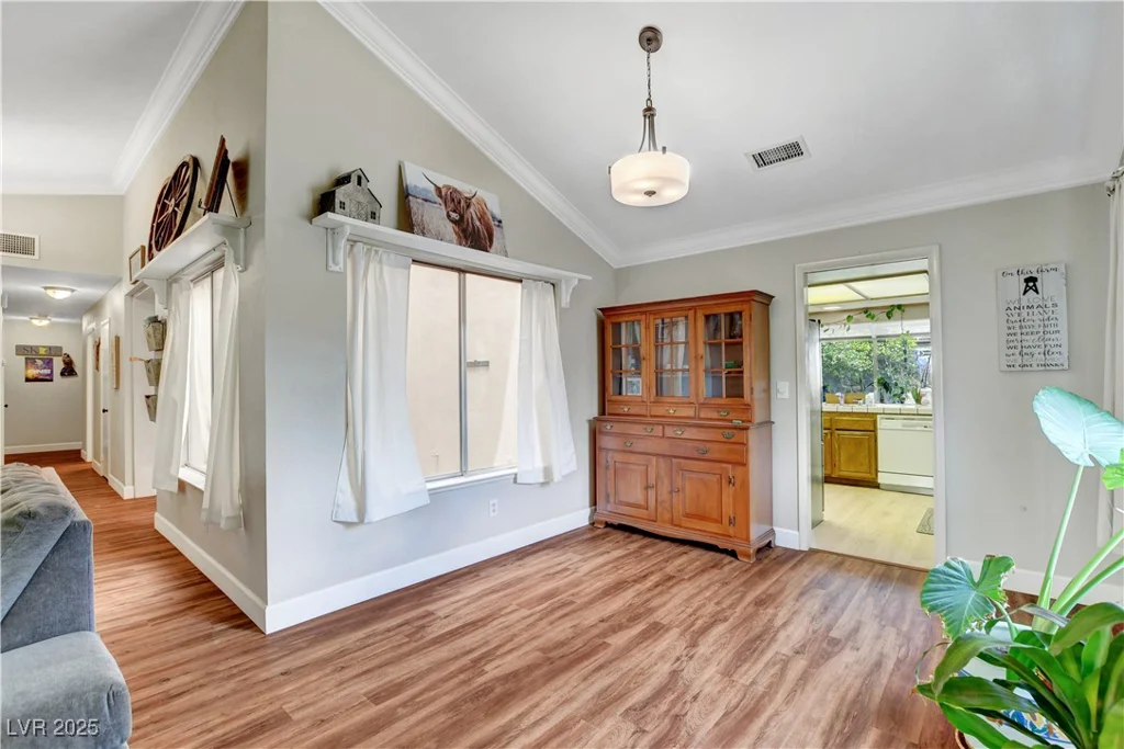 6304 Peppermill, Las Vegas, NV 89146