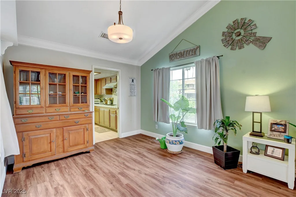 6304 Peppermill, Las Vegas, NV 89146