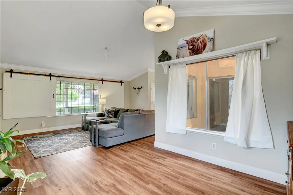 6304 Peppermill, Las Vegas, NV 89146