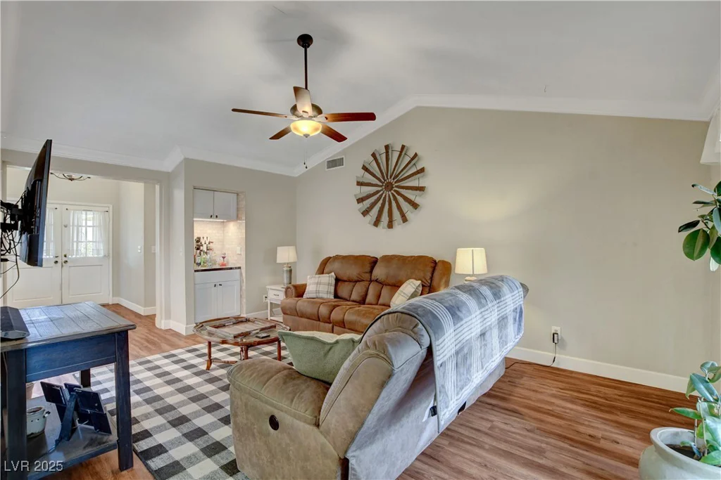 6304 Peppermill, Las Vegas, NV 89146