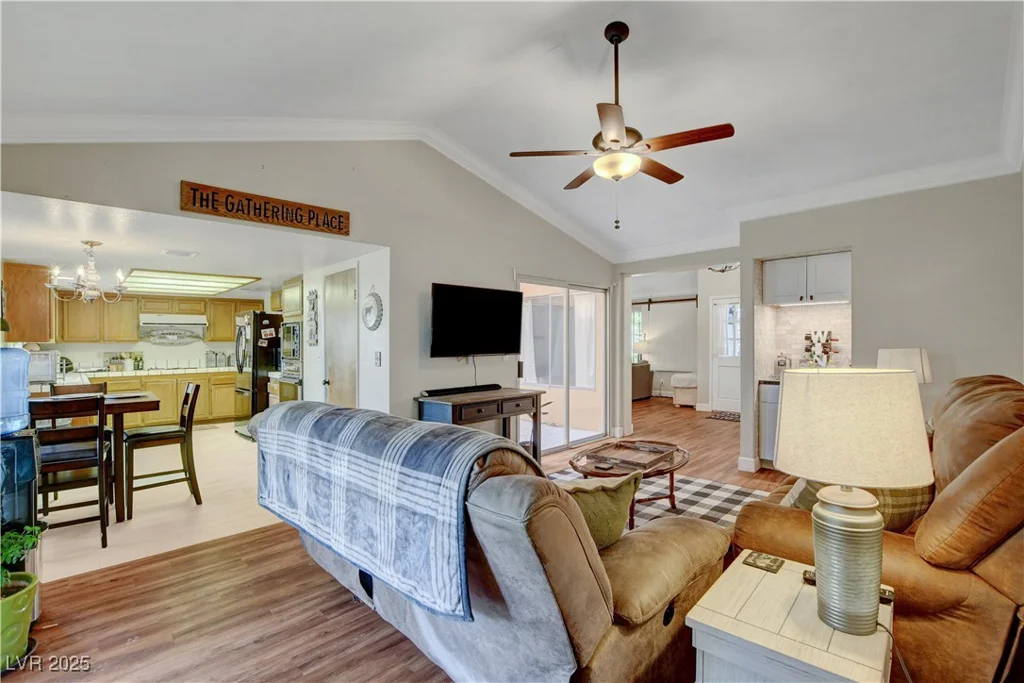 6304 Peppermill, Las Vegas, NV 89146