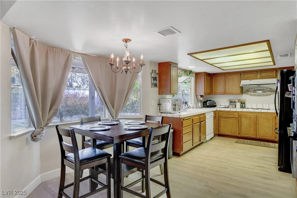 6304 Peppermill, Las Vegas, NV 89146