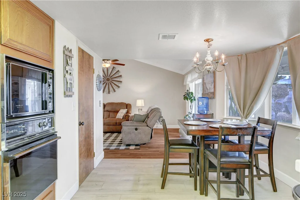 6304 Peppermill, Las Vegas, NV 89146