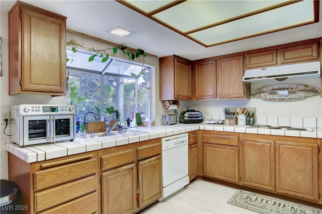 6304 Peppermill, Las Vegas, NV 89146