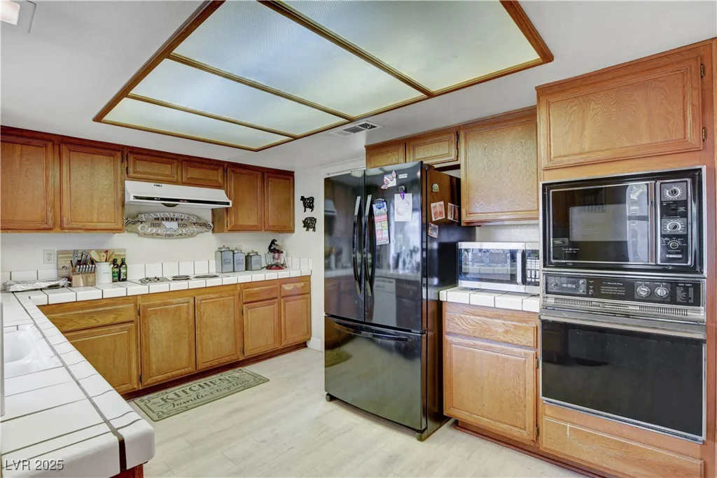6304 Peppermill, Las Vegas, NV 89146