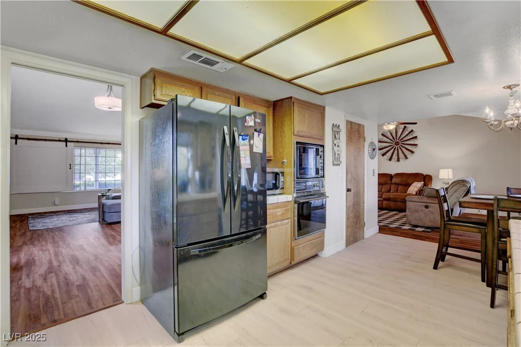 6304 Peppermill, Las Vegas, NV 89146