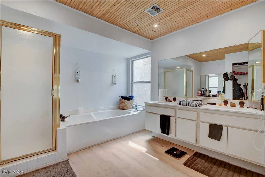 6304 Peppermill, Las Vegas, NV 89146