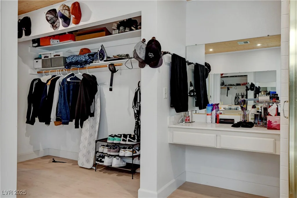6304 Peppermill, Las Vegas, NV 89146