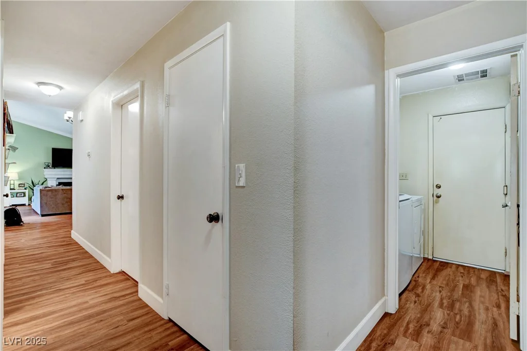 6304 Peppermill, Las Vegas, NV 89146