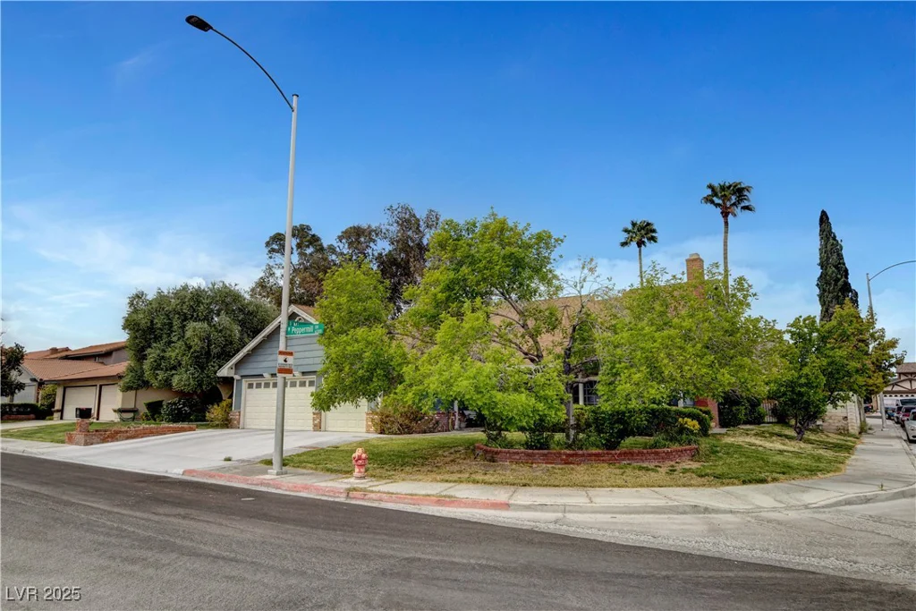 6304 Peppermill, Las Vegas, NV 89146