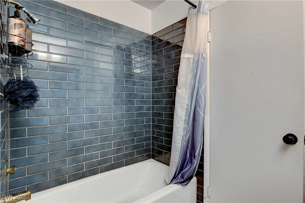 6304 Peppermill, Las Vegas, NV 89146