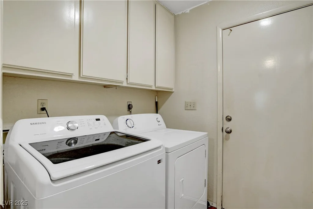6304 Peppermill, Las Vegas, NV 89146