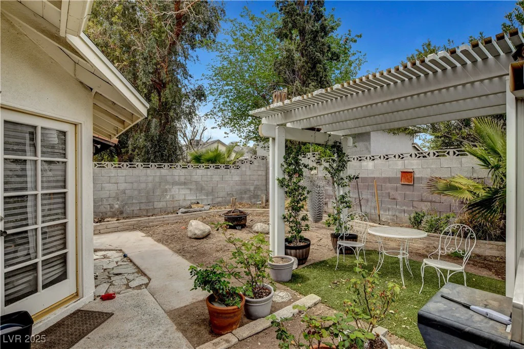 6304 Peppermill, Las Vegas, NV 89146