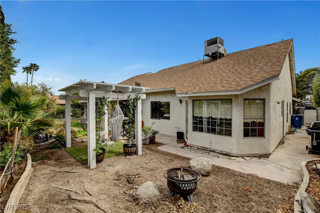 6304 Peppermill, Las Vegas, NV 89146