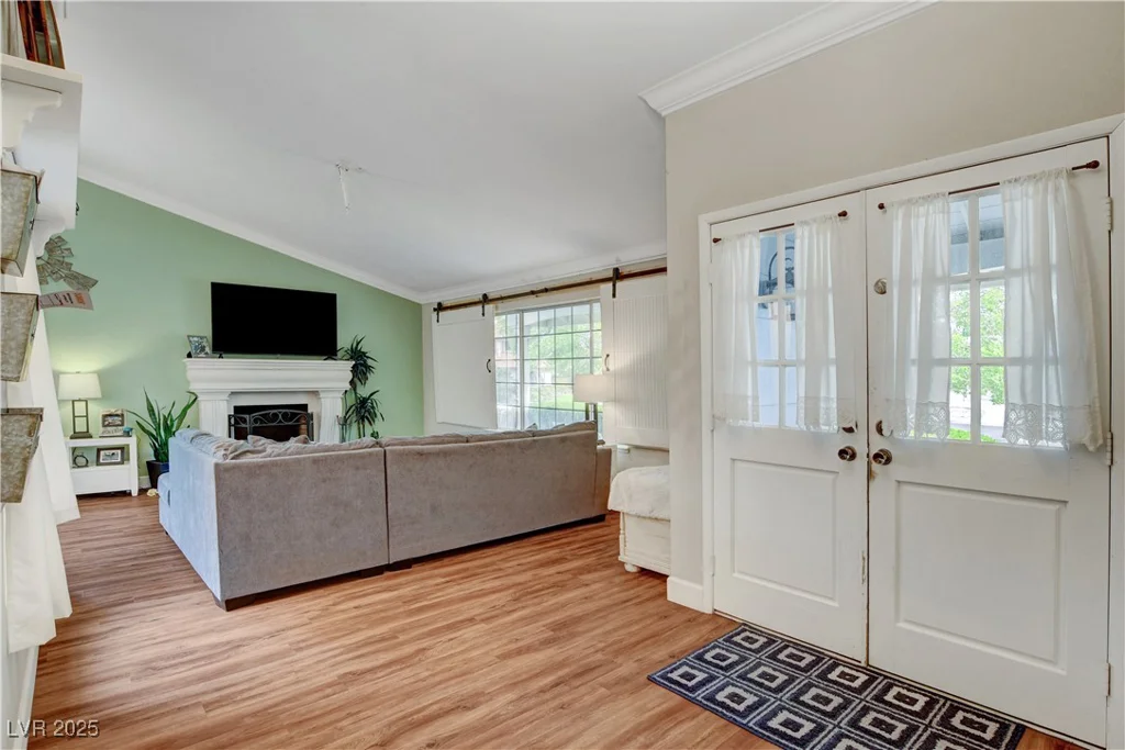 6304 Peppermill, Las Vegas, NV 89146