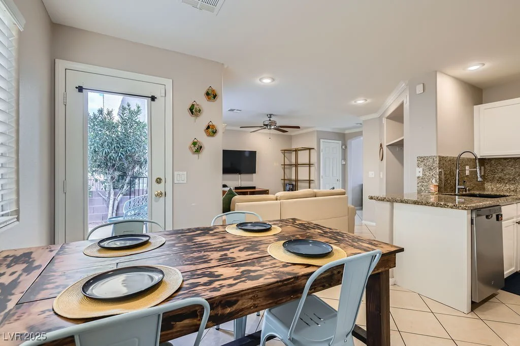 9066 Hilverson, Las Vegas, NV 89148